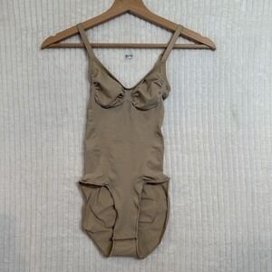 SKIMS Seamless Sculpt Brief Bodysuit In Clay Size Small Stretchy NWOT $72